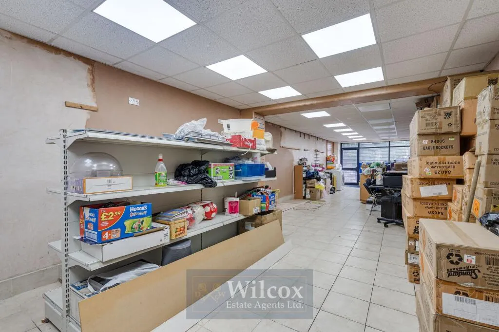 4 bed Shop