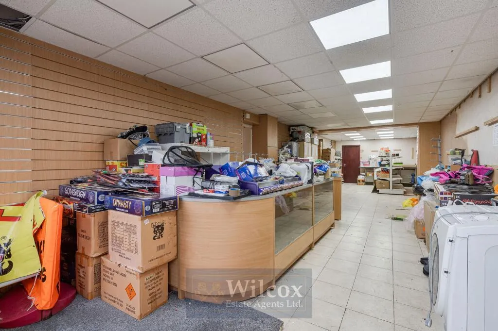 4 bed Shop