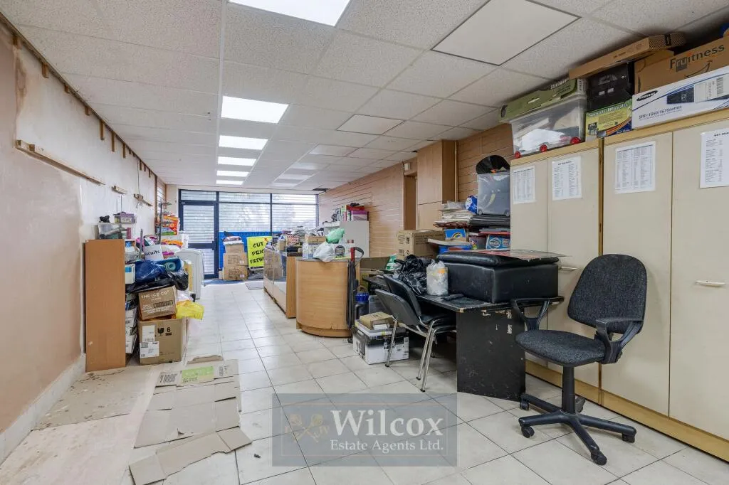 4 bed Shop