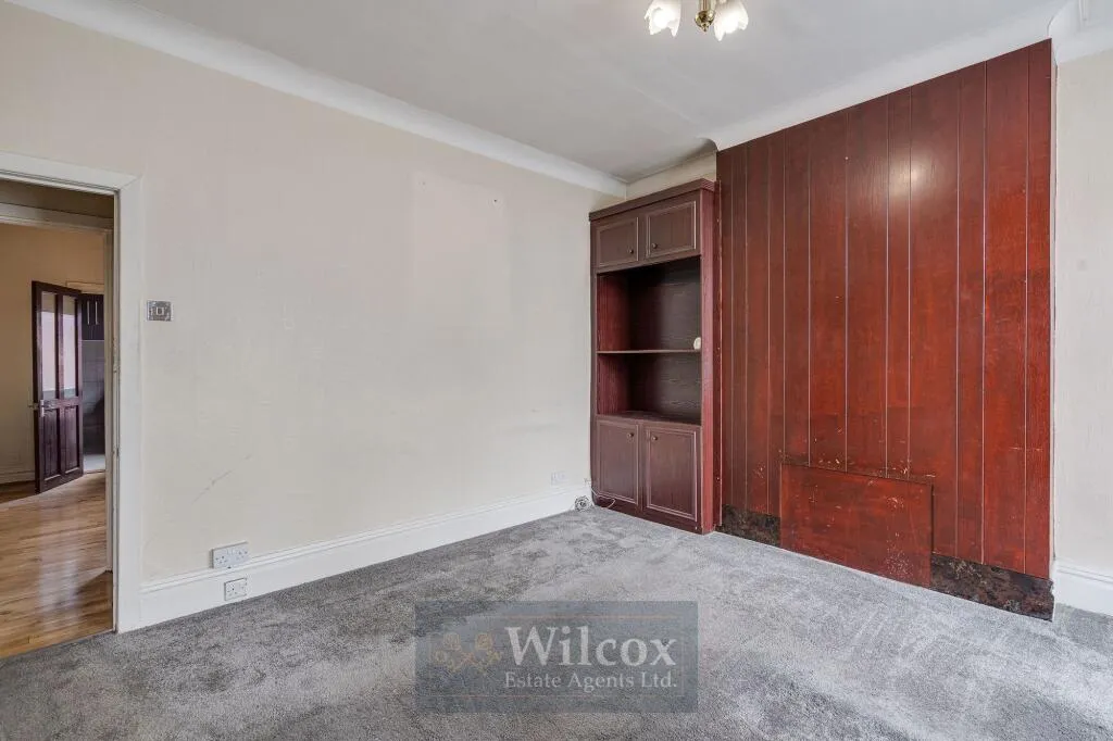 4 bed Shop