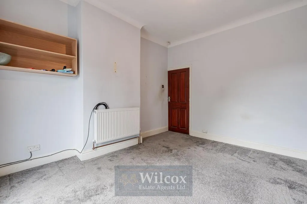 4 bed Shop