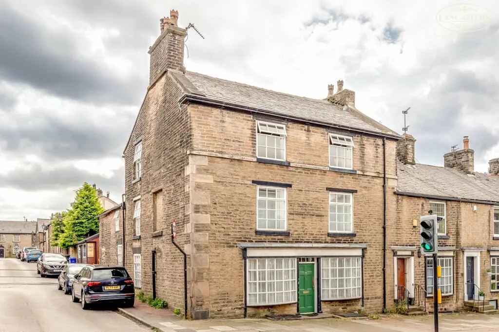 4 bed End of Terrace