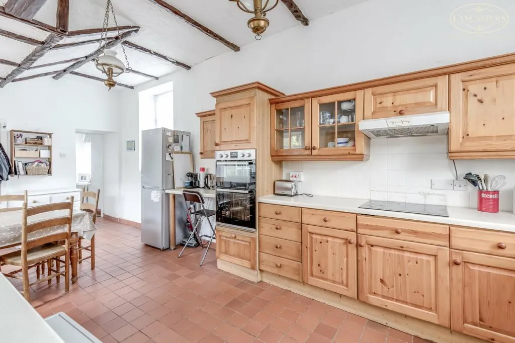 4 bed End of Terrace