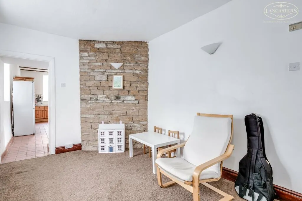 4 bed End of Terrace