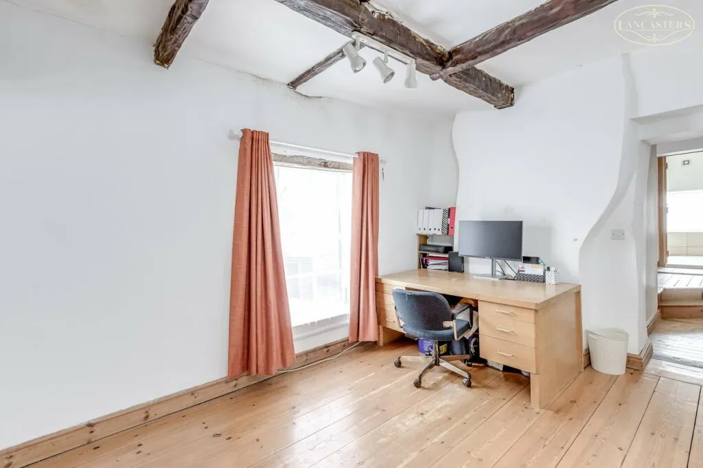 4 bed End of Terrace