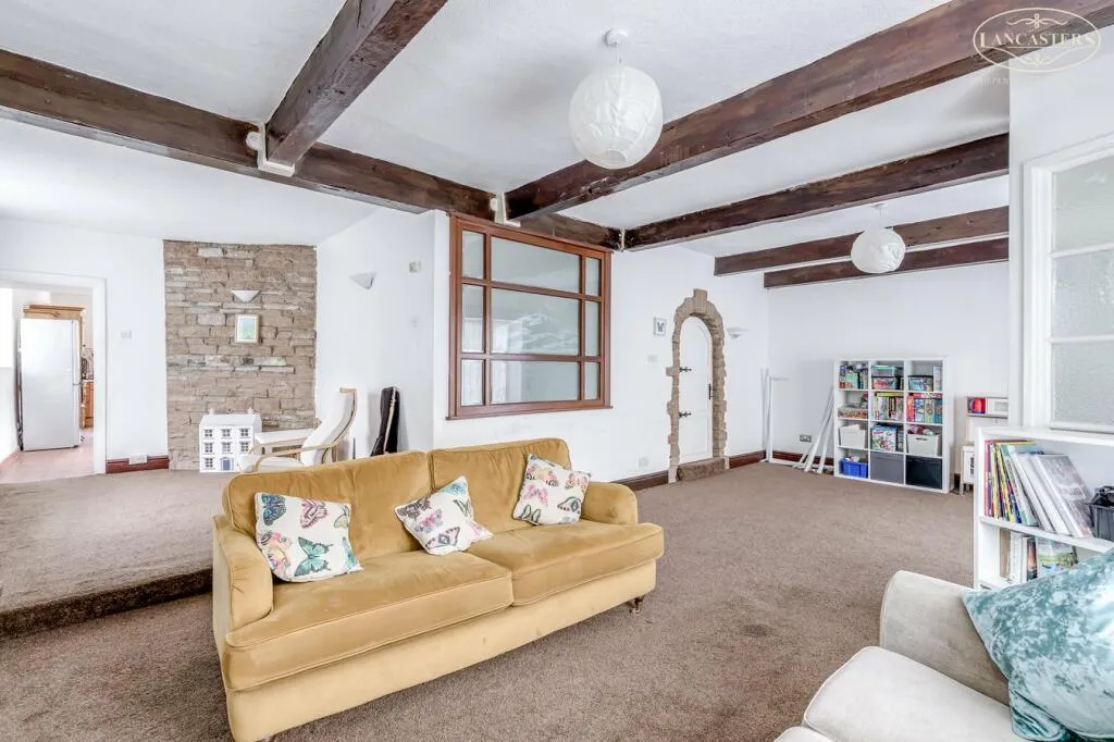4 bed End of Terrace