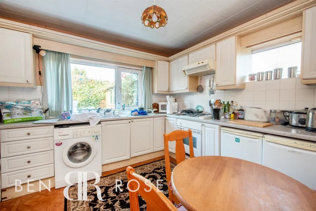 2 bed Semi-Detached Bungalow