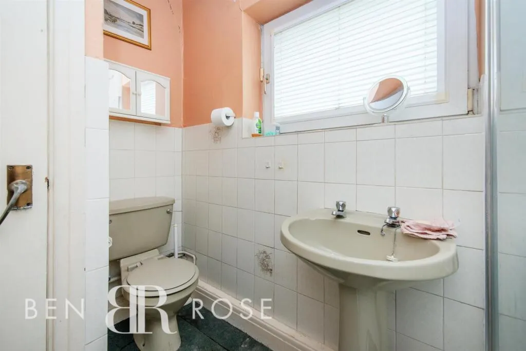 2 bed Semi-Detached Bungalow