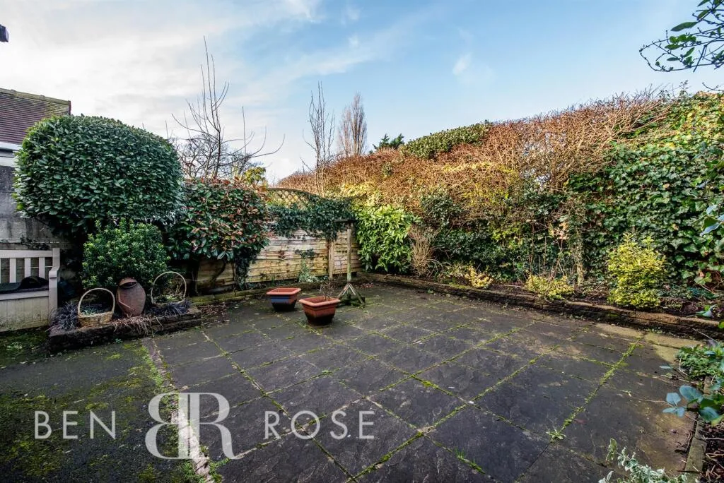 2 bed Semi-Detached Bungalow