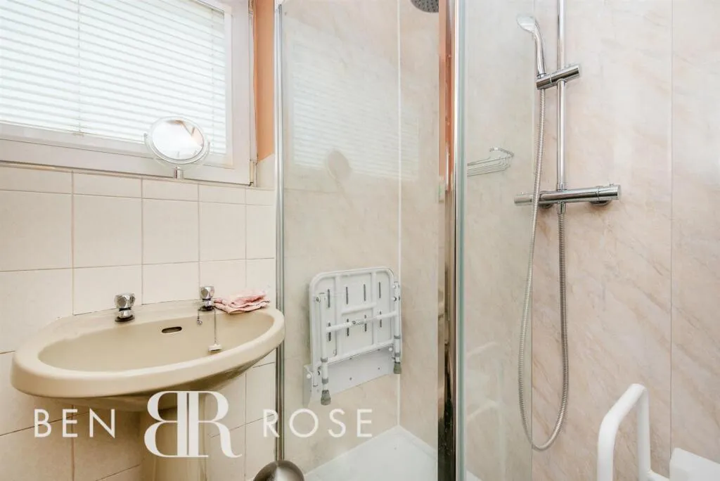 2 bed Semi-Detached Bungalow
