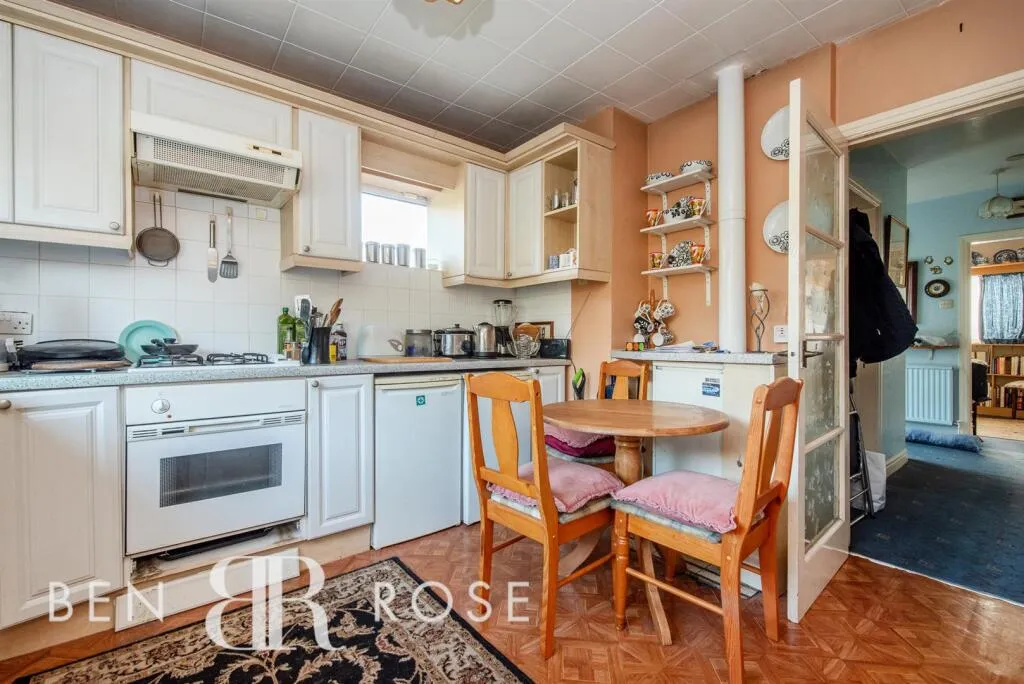 2 bed Semi-Detached Bungalow