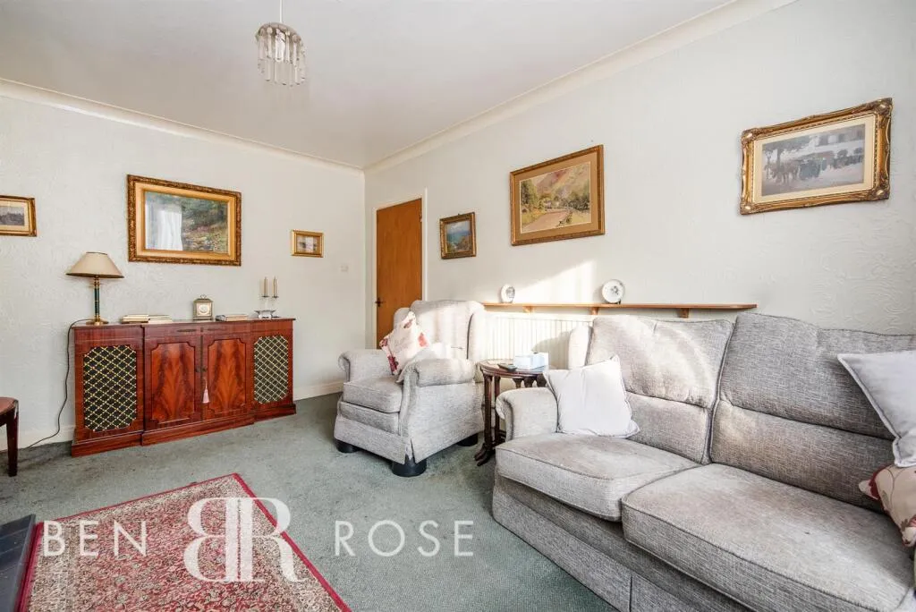 2 bed Semi-Detached Bungalow