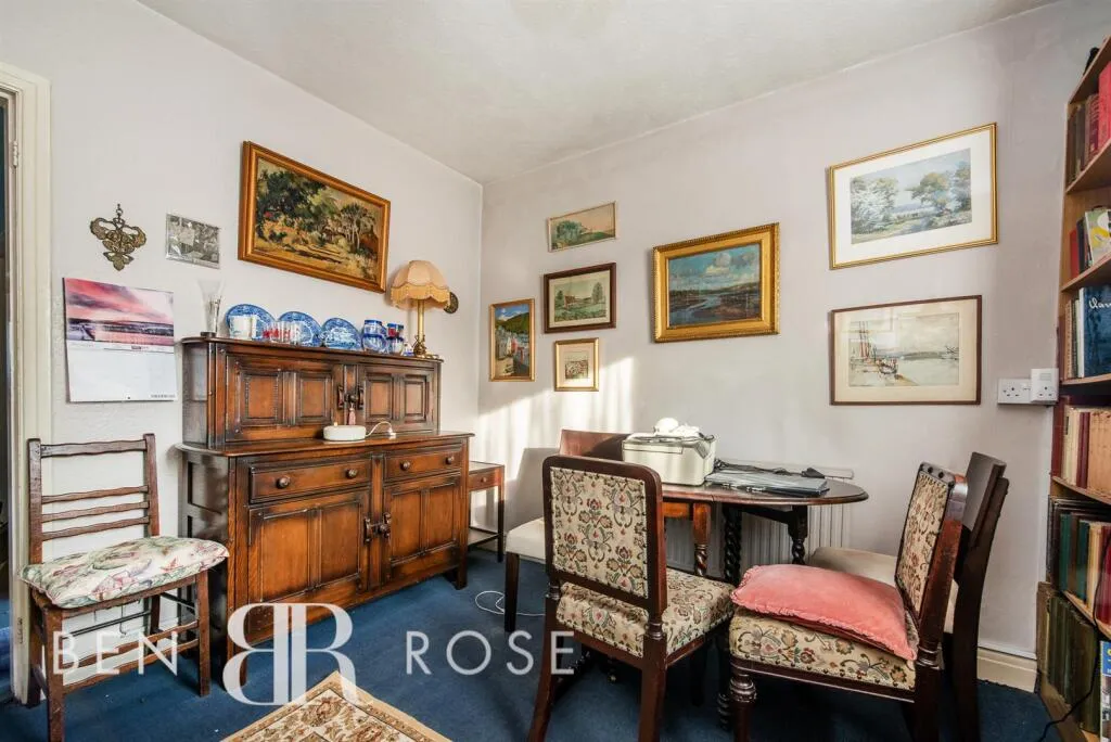2 bed Semi-Detached Bungalow