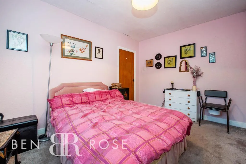2 bed Semi-Detached Bungalow