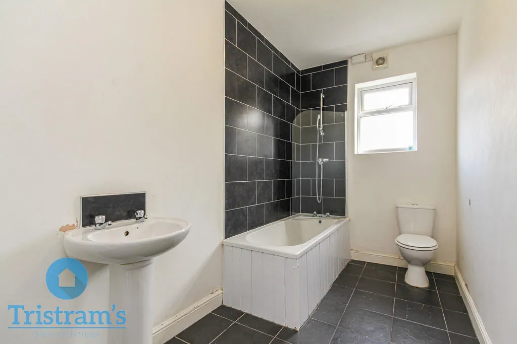 4 bed Terraced