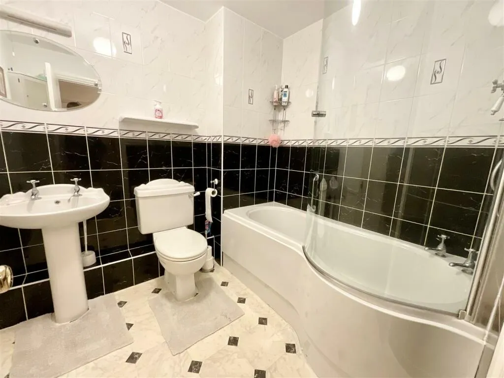 2 bed Apartment