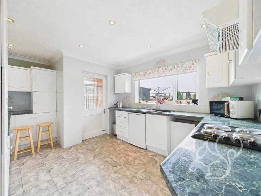 2 bed Detached Bungalow
