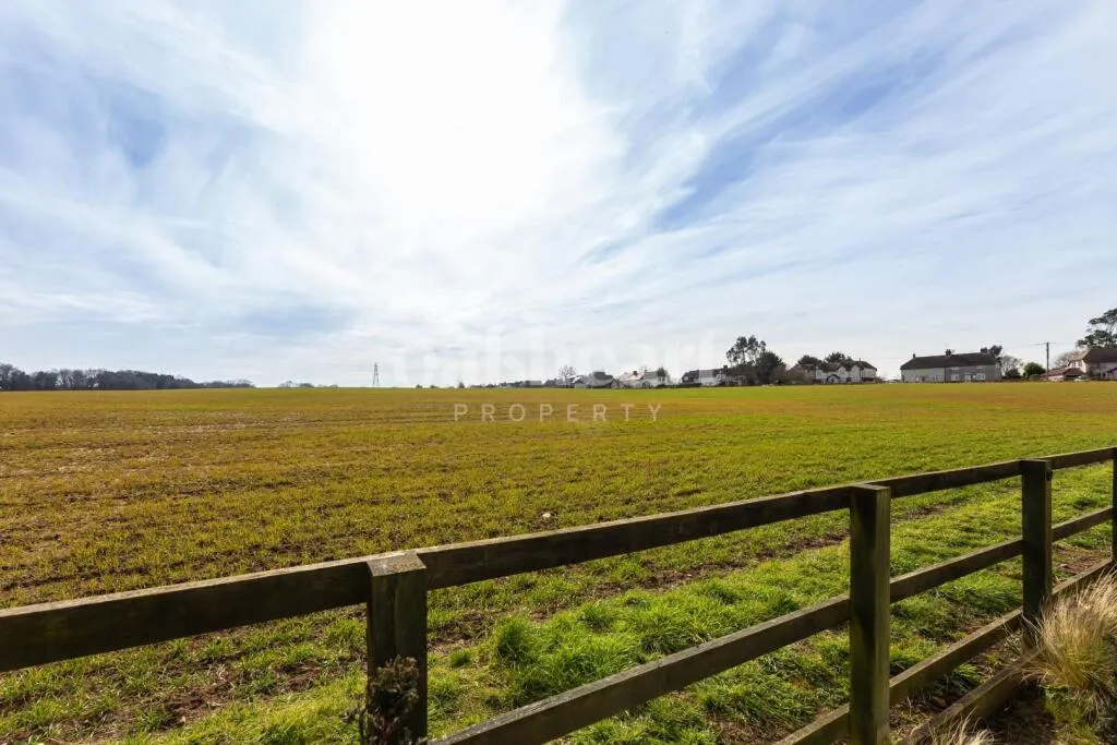 2 bed Detached Bungalow