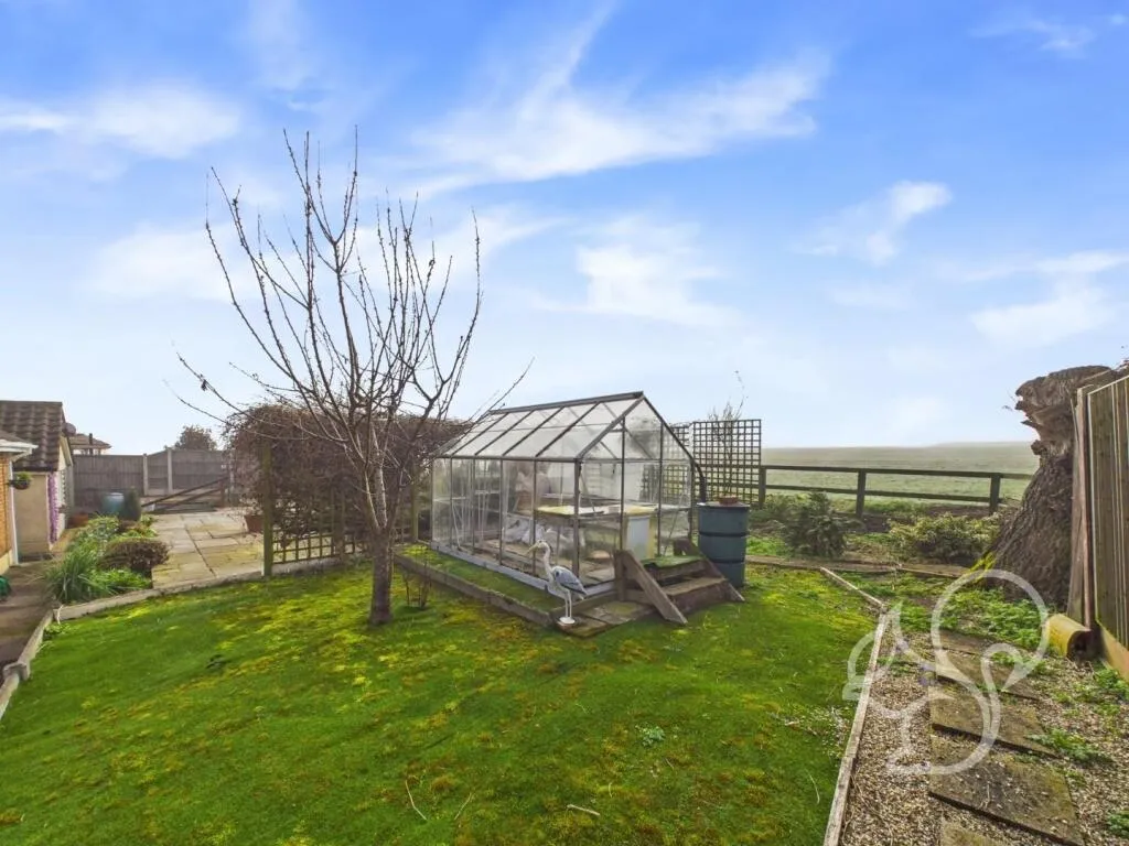 2 bed Detached Bungalow