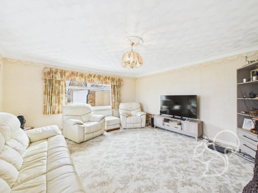 2 bed Detached Bungalow