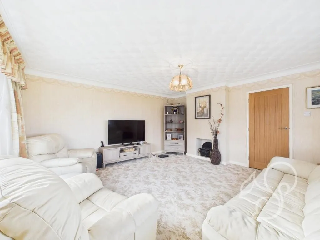 2 bed Detached Bungalow