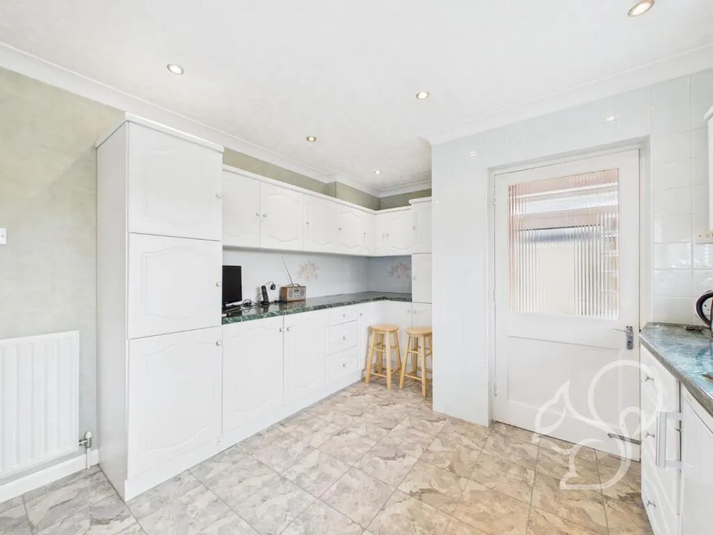 2 bed Detached Bungalow