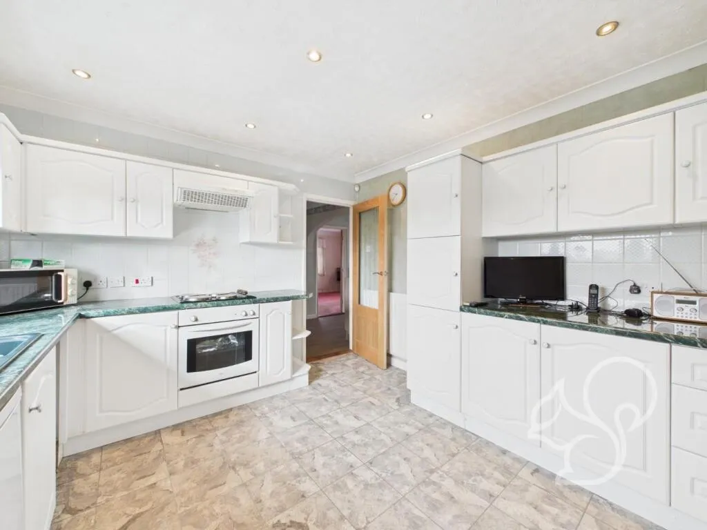 2 bed Detached Bungalow