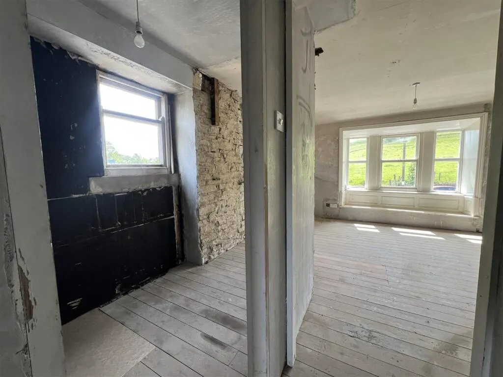 2 bed End of Terrace