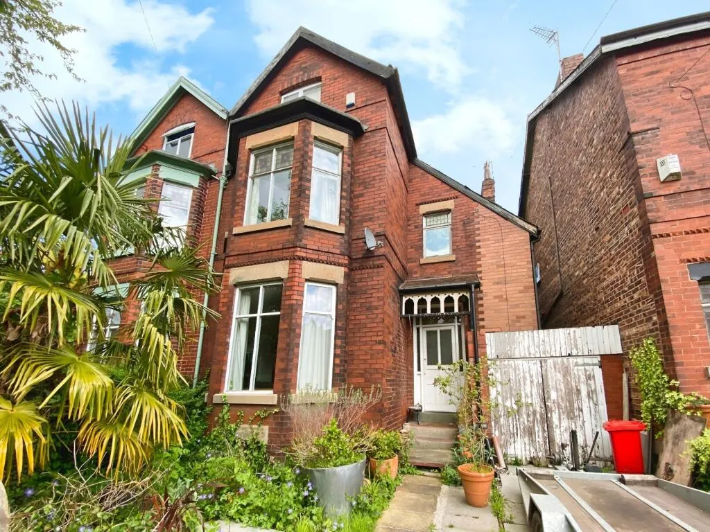 4 bed Semi-Detached