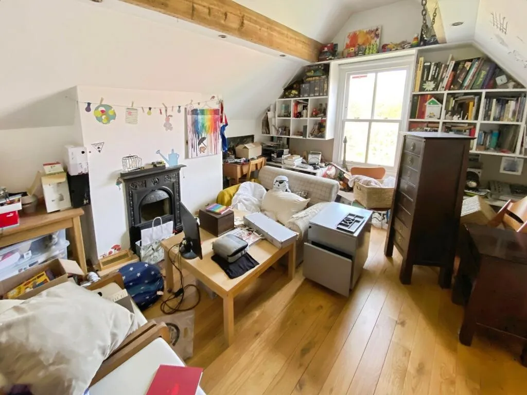 4 bed Semi-Detached