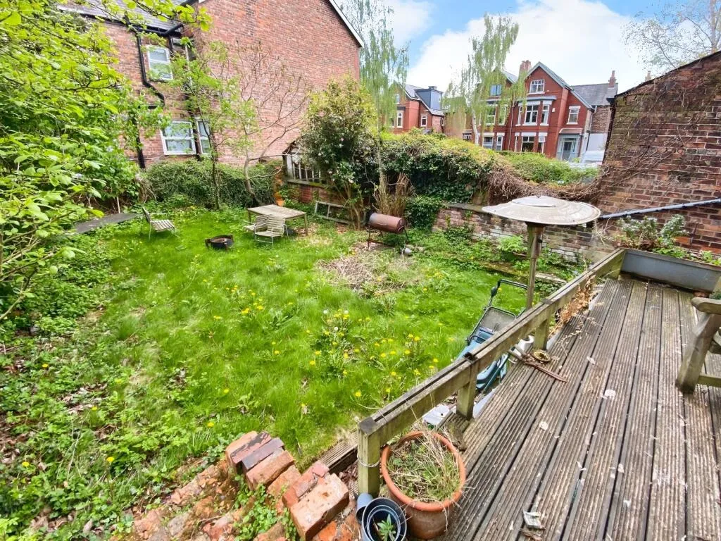 4 bed Semi-Detached