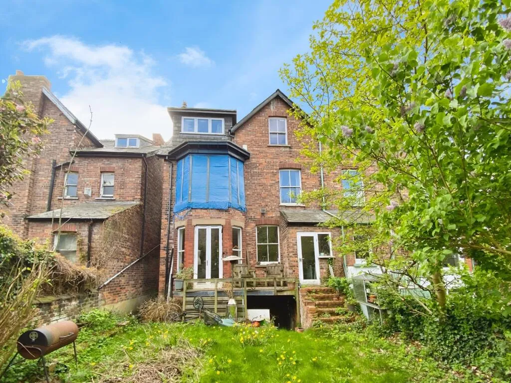 4 bed Semi-Detached
