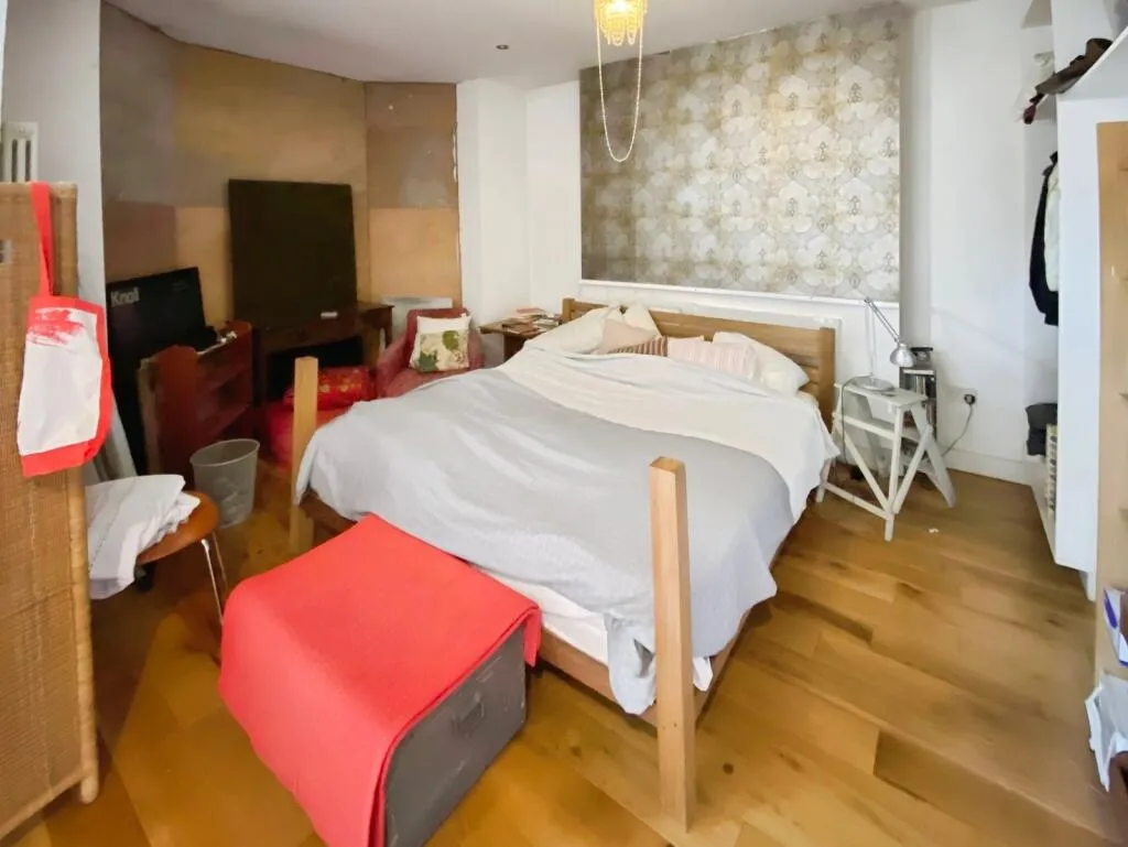 4 bed Semi-Detached