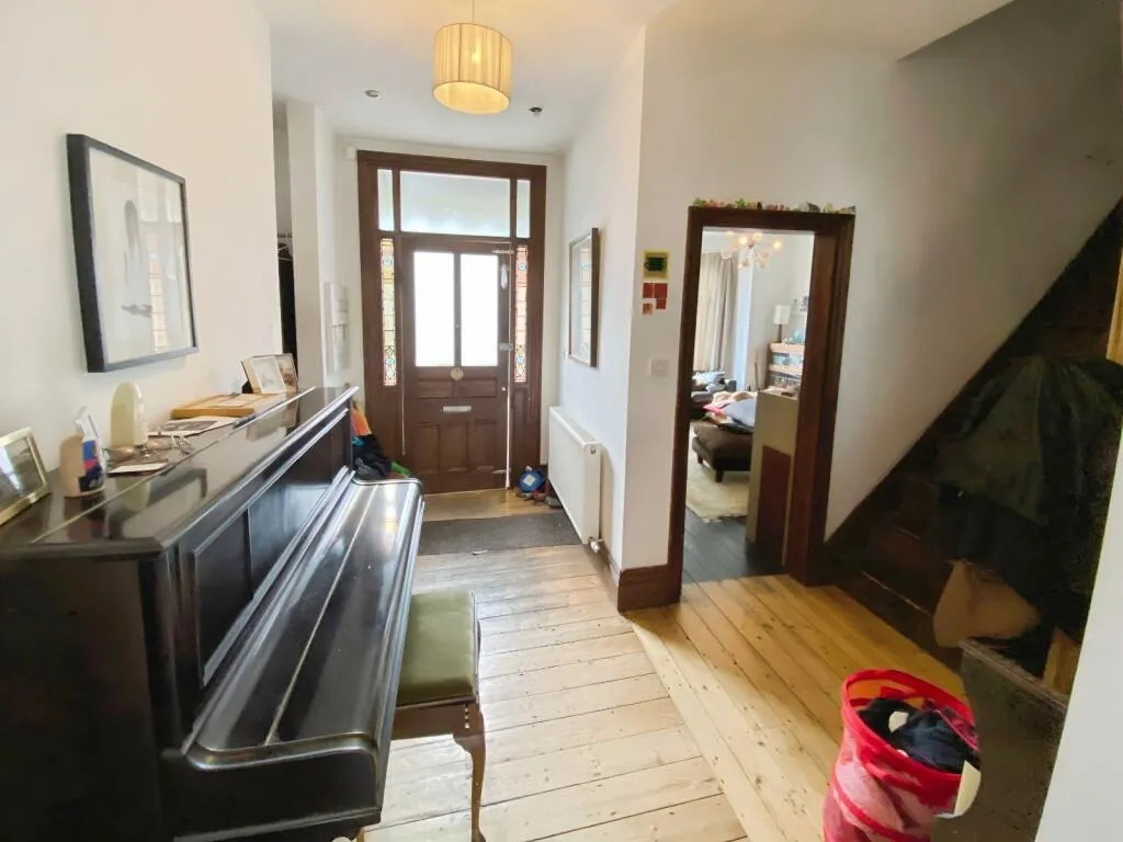4 bed Semi-Detached