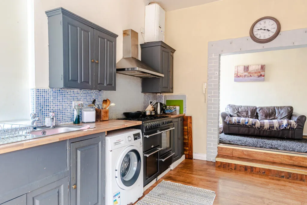 4 bed Semi-Detached