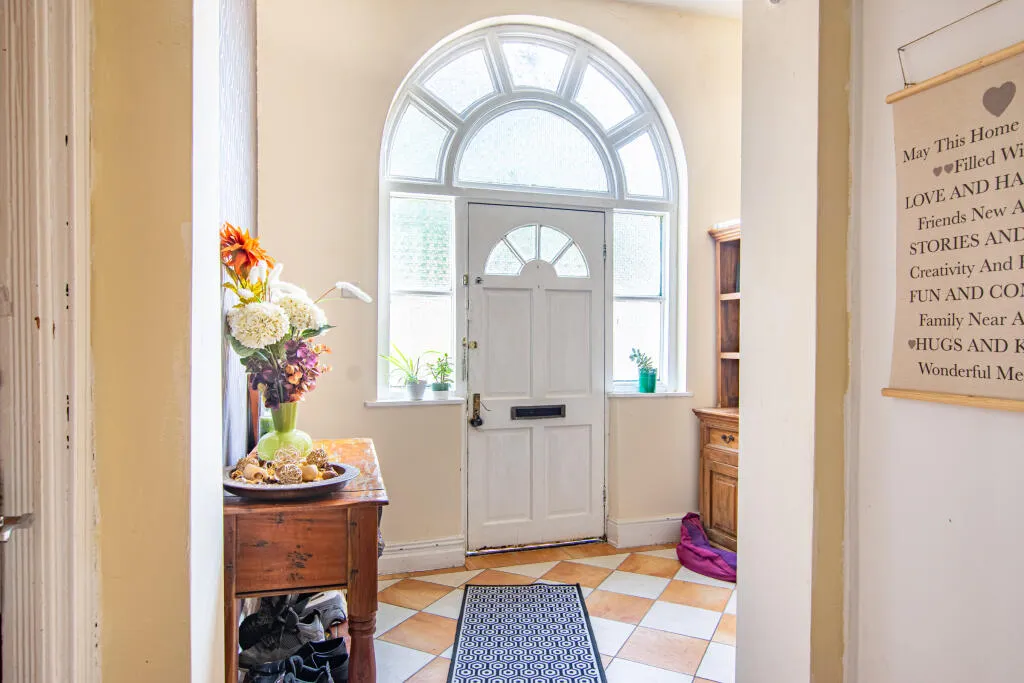 4 bed Semi-Detached