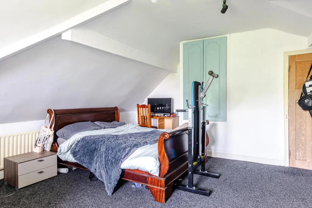 4 bed Semi-Detached