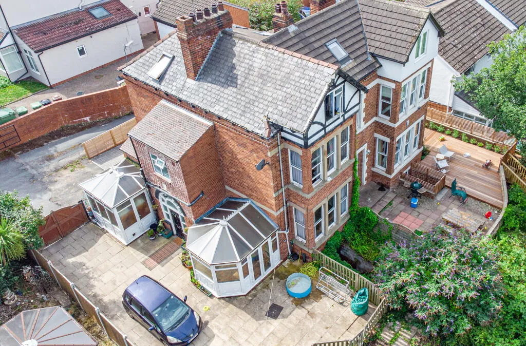 4 bed Semi-Detached