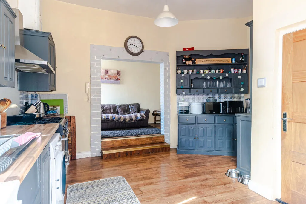 4 bed Semi-Detached