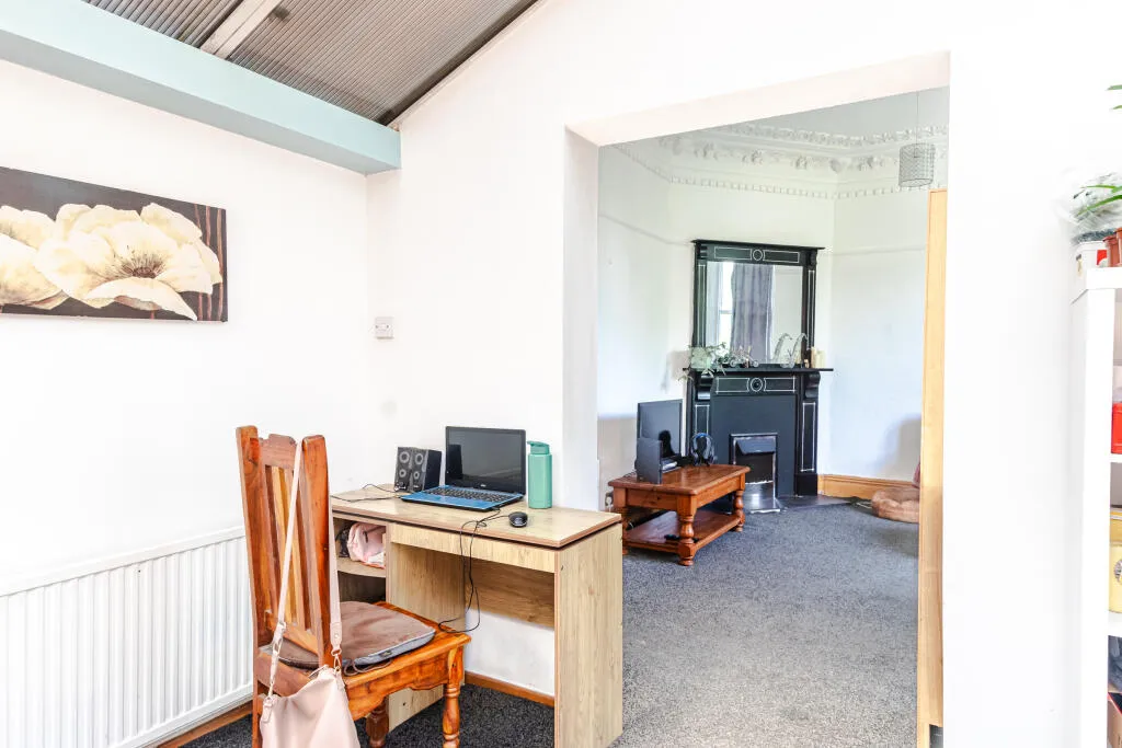 4 bed Semi-Detached