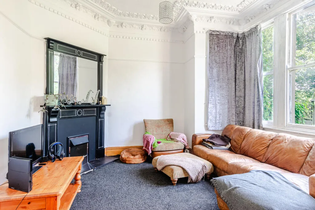 4 bed Semi-Detached