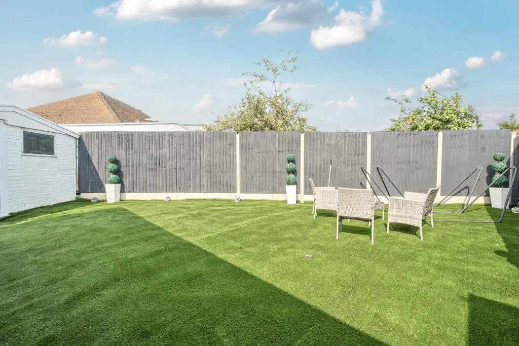2 bed Semi-Detached Bungalow