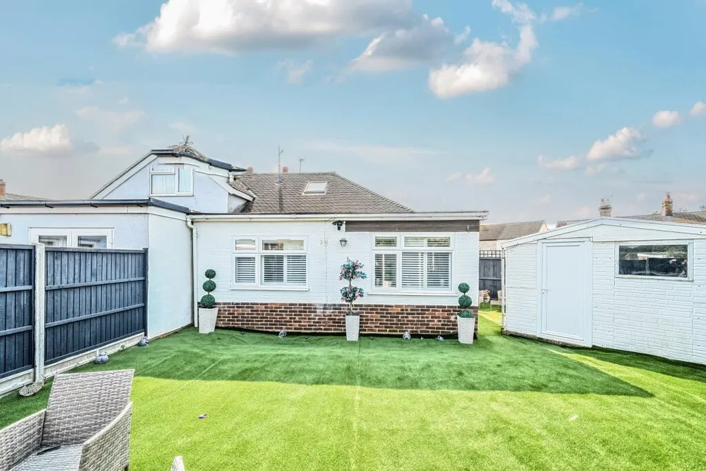2 bed Semi-Detached Bungalow