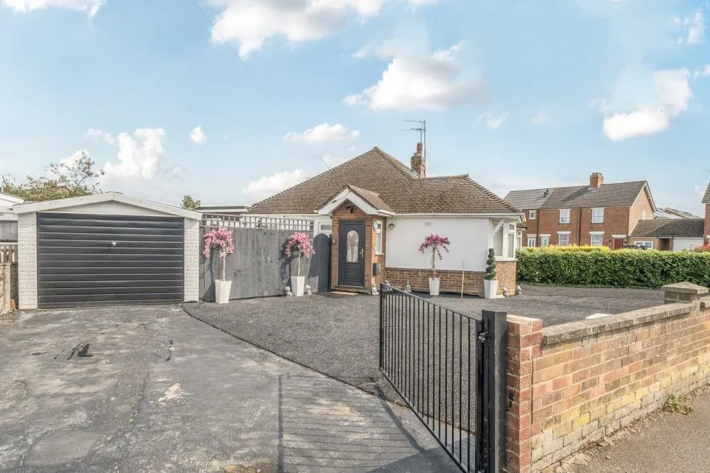 2 bed Semi-Detached Bungalow