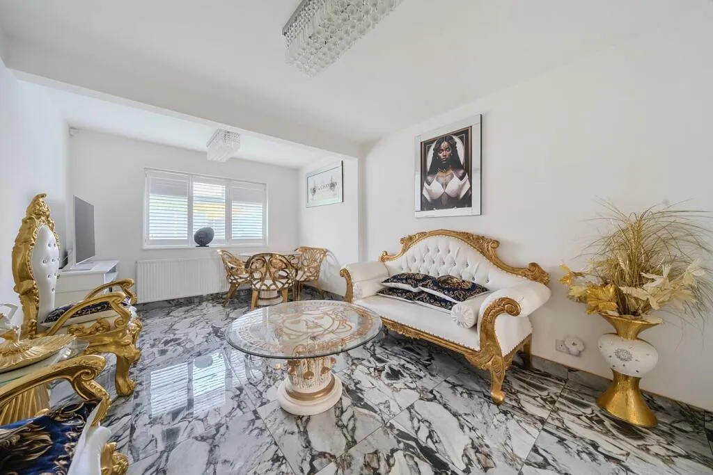 2 bed Semi-Detached Bungalow