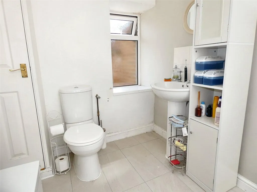 2 bed Ground Flat