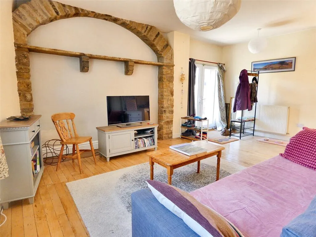 2 bed Ground Flat