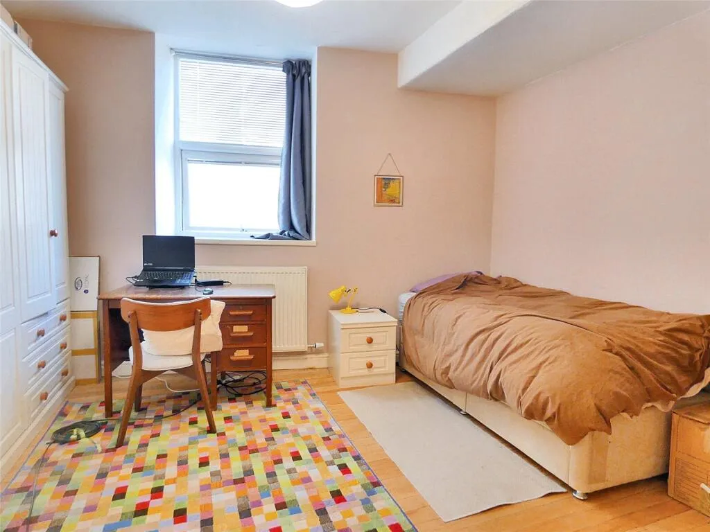 2 bed Ground Flat