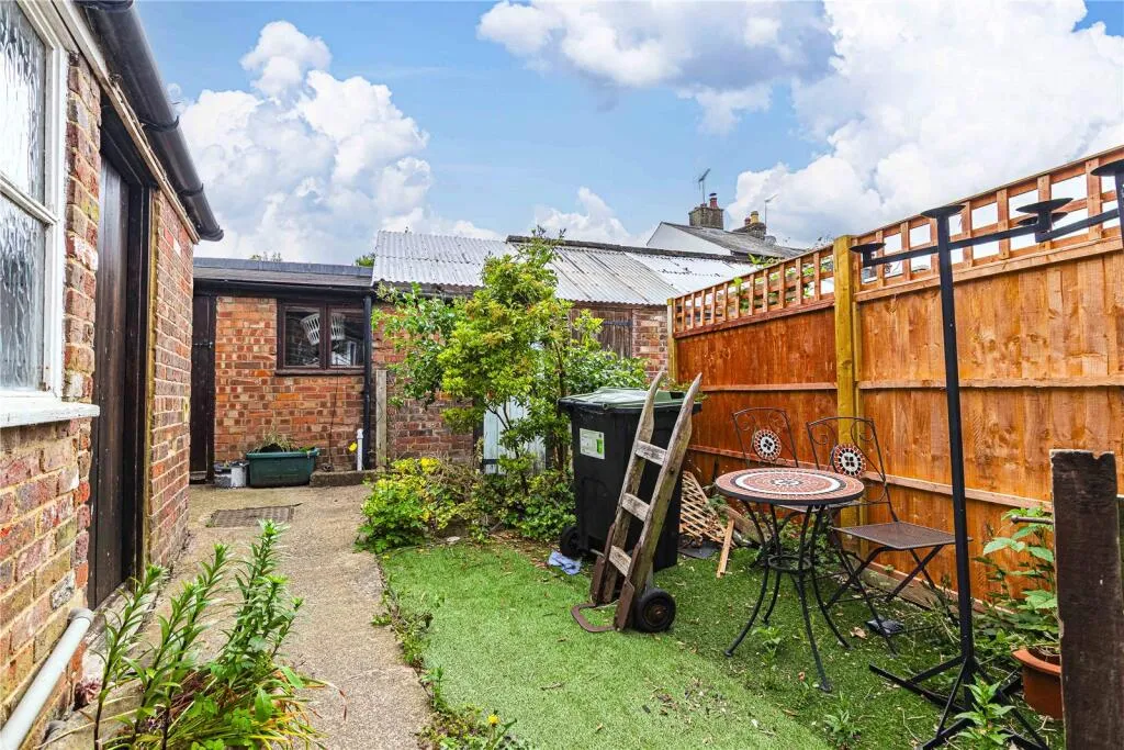 2 bed End of Terrace