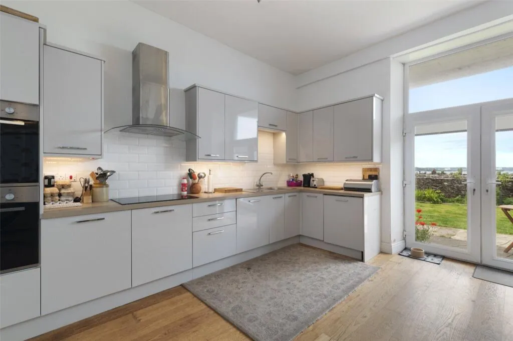 6 bed End of Terrace